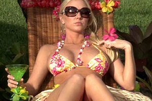 国产真人肏屄视频播